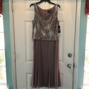 Women’s Alex Evenings 2 Piece Garment Dress, Color Pewter Frost, Size 16.